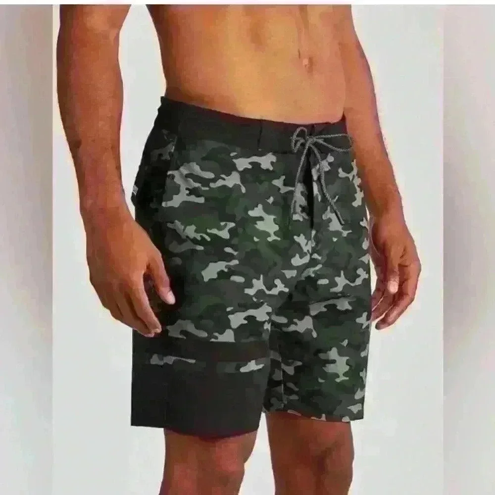 BYLT “Coastal Board Short” Green/Black Camo Print Size Large EUC!